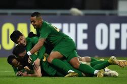 BB体育赛事-赛地聚焦：亚冠集结日热度飙升，尼斯门线救险，赛场秩序良好，年轻球员得到机会的简单介绍-BB体育赛事