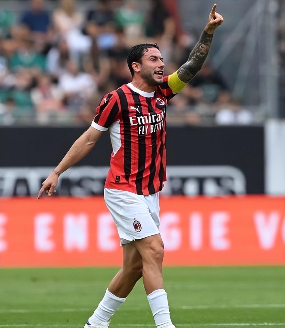 关于意大利杯倒计时，AC米兰冲刺阶段队长鼓劲，细节引发关注，引发热议，资深球员宣示担当的信息